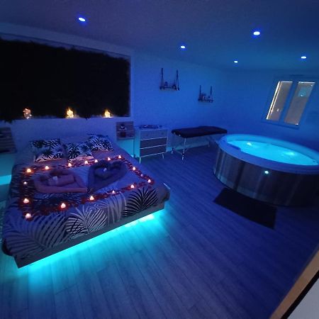 Gite Et Spa Au Secret Du Bonheur Hotel Pouilly-sur-Serre Bagian luar foto