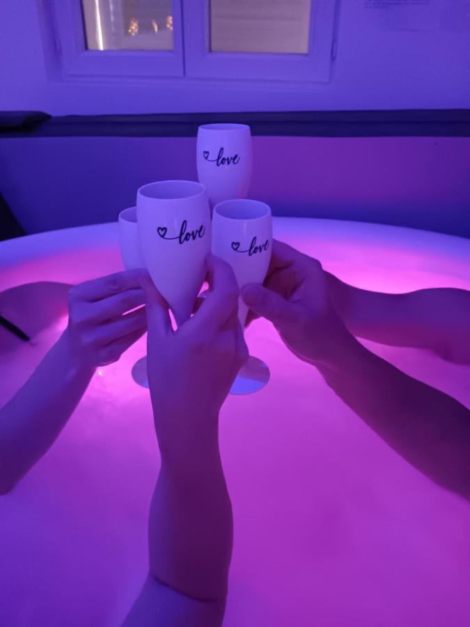 Gite Et Spa Au Secret Du Bonheur Hotel Pouilly-sur-Serre Bagian luar foto