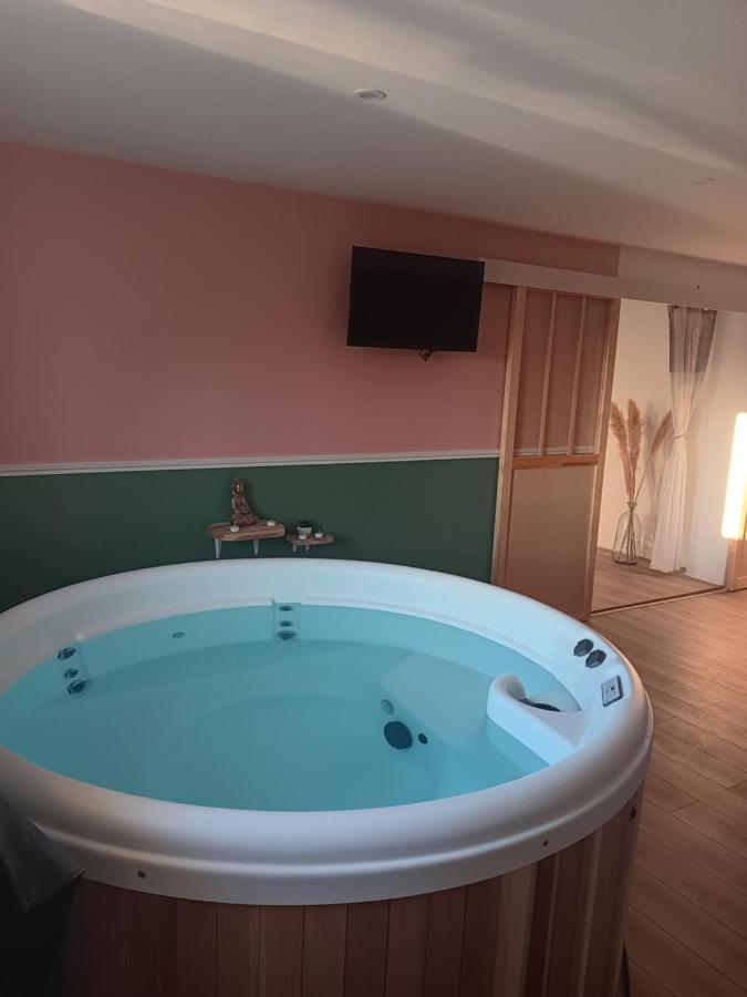 Gite Et Spa Au Secret Du Bonheur Hotel Pouilly-sur-Serre Bagian luar foto